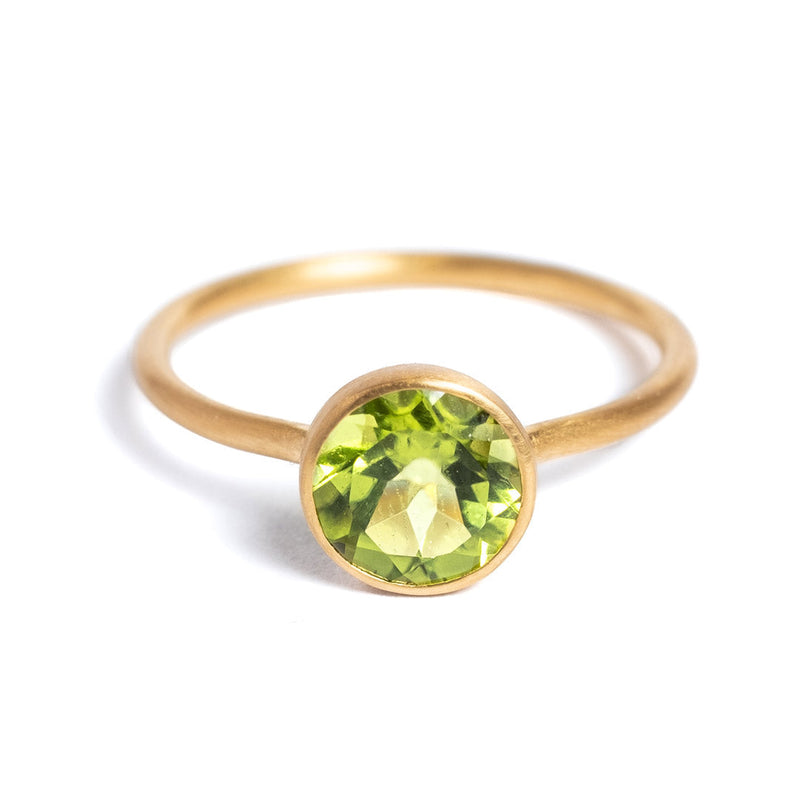 ring-princess-miniature-peridot-high-jewellery-gold-marie-helene-de-taillac