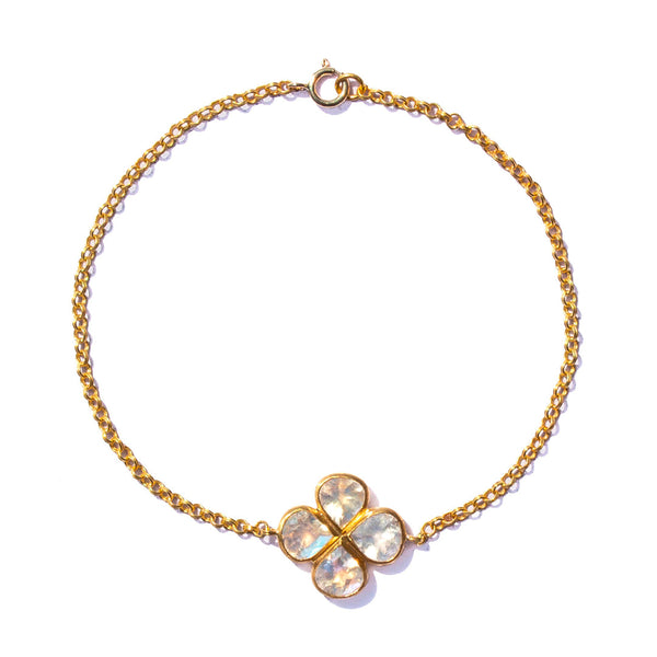 rainbow-moonstone-clover-bracelet-marie-helene-de-taillac-trefle-moon-stone-irisee-gold-jewel-for-women-high-jewelry-gem-natural-stone