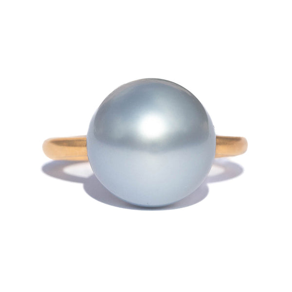 Cabochon ring Grey pearl