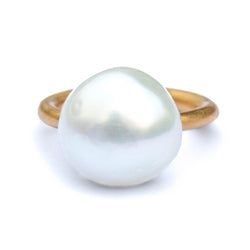 Cabochon Pearl Ring