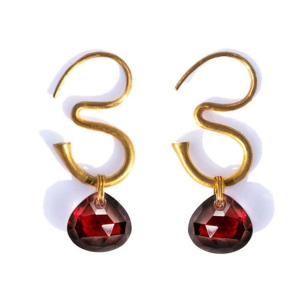 Little Om Garnet earrings