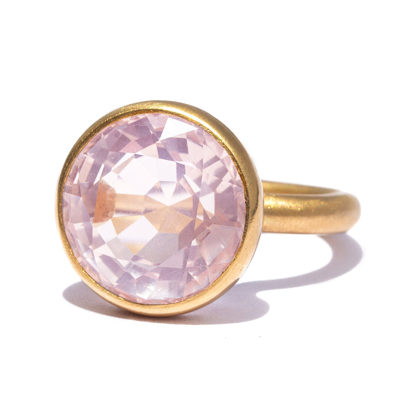 ring-princess-quartz-pink-high-jewelry-gold-marie-helene-de-taillac