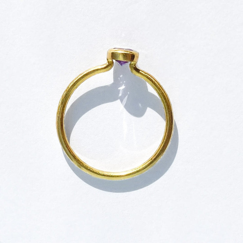 miniature-princess-ring-amethyst-gold-marie-helene-de-taillac