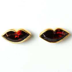 Tender Kiss Garnet  Earrings