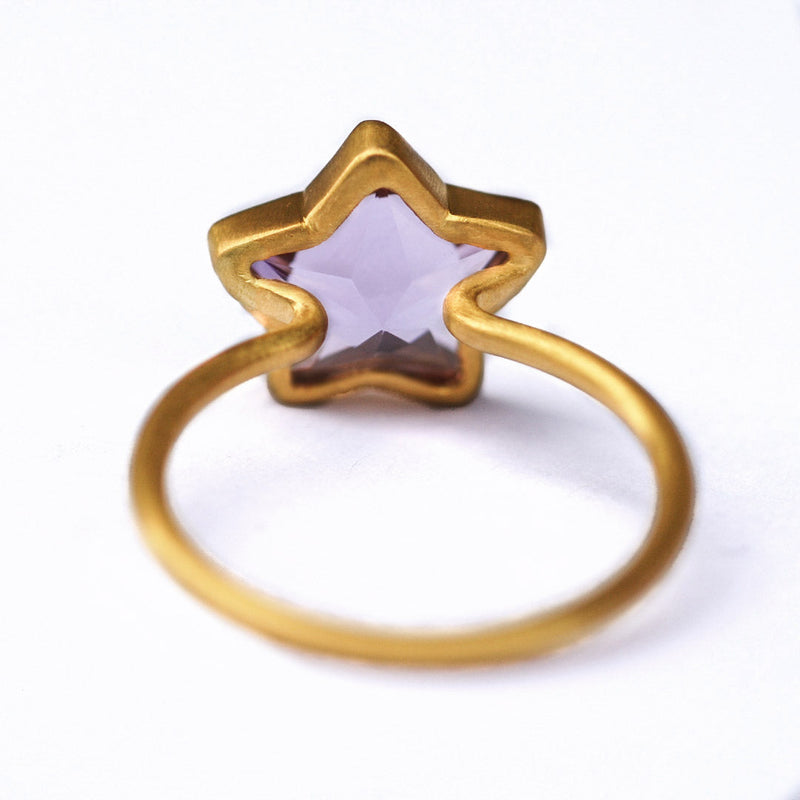 marie-helene-de-taillac-ring-cassiope-amethyst-gold