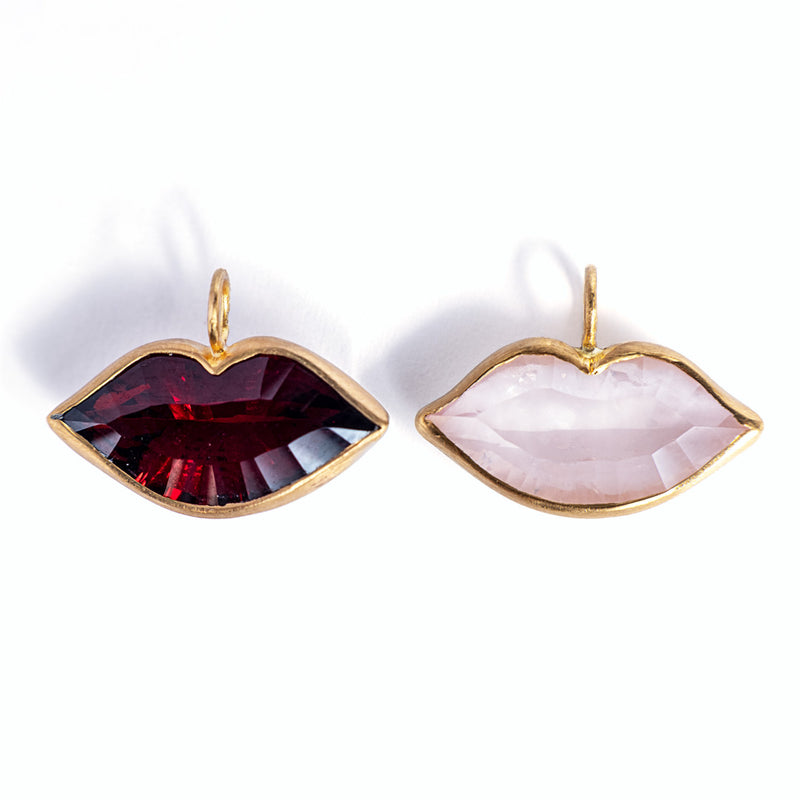 marie-helene-de-taillac-pendants-tender-kiss-grenat-quartz-rose-gold