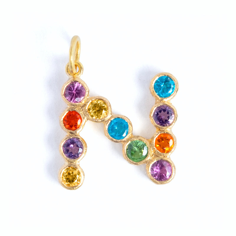 pendentif-bollywood-alphabet-multicolore-or-n-bijoux-de-createur-marie-helene-de-taillac