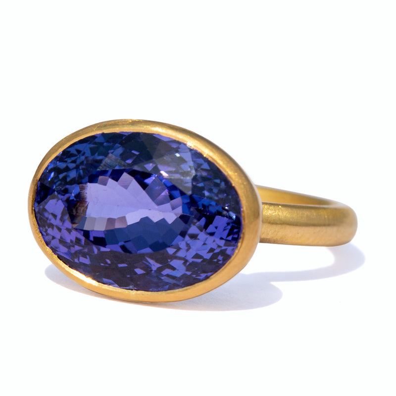 bague-princesse-princess-ring-tanzanite-blue-gem-brushed-gold-pierre-bleue-or-brossé-joaillerie-jewelry-marie-helene-de-taillac