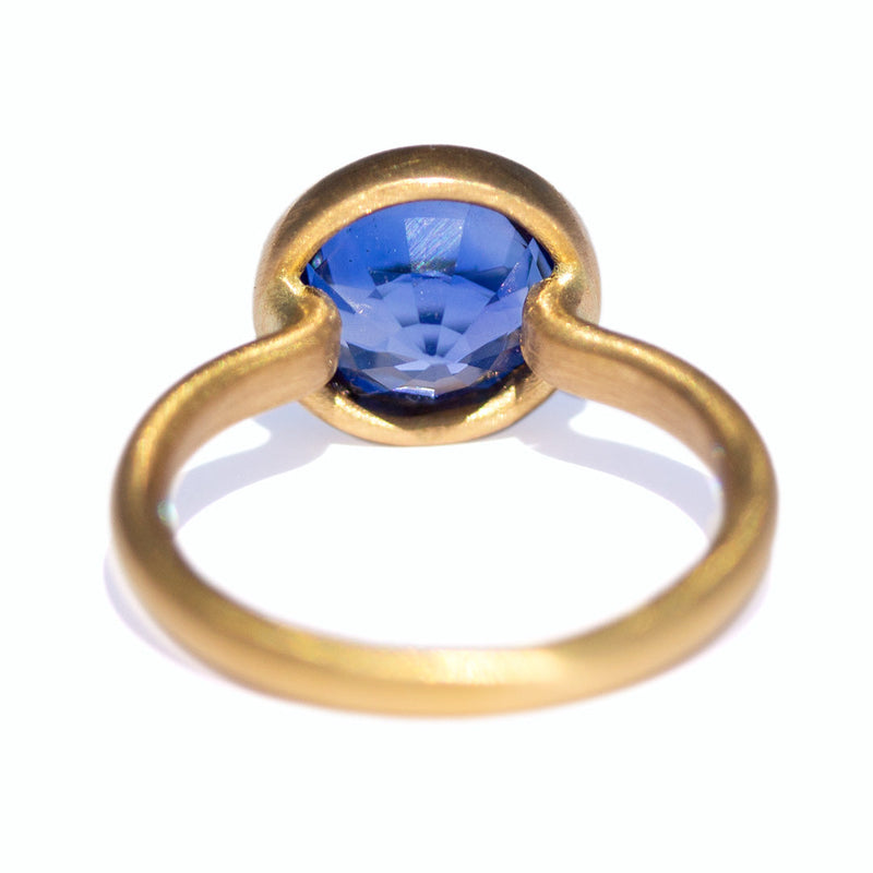marie-helene-de-taillac-bague-princesse-princess-ring-blue-sapphire-saphir-bleu-natural-gem-pierre-naturelle-or-gold-bijouterie-de-luxe-high-jewelry-luxury