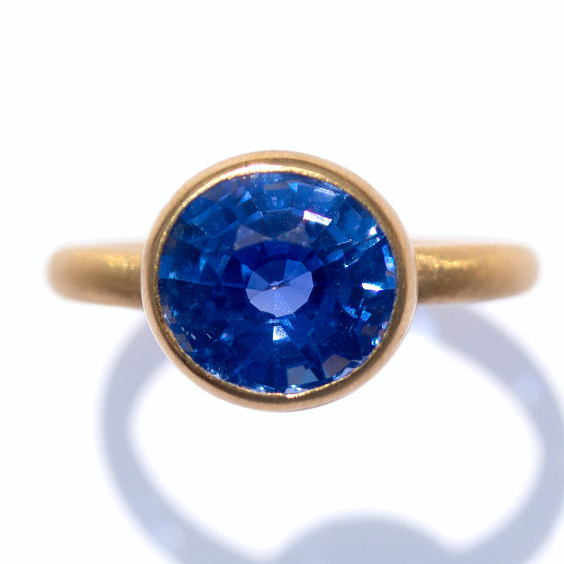 marie-helene-de-taillac-bague-princesse-princess-ring-blue-sapphire-saphir-bleu-natural-gem-pierre-naturelle-or-gold-bijouterie-de-luxe-high-jewelry-luxury-bijoux-de-createur