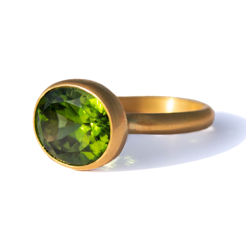 Bague péridot entourage diamants– Galerie Pénélope Bague péridot entourage diamants– Galerie Pénélope