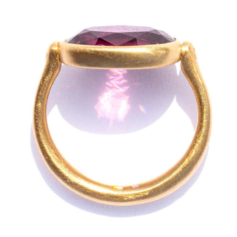 marie-helene-de-taillac-bague-swivel-garnet-grenat-or-gold-bijouterie-de-luxe-high-jewelry-luxury-bijoux-pour-femme-jewel-for-women-haute-joaillerie-high-luxury-brand