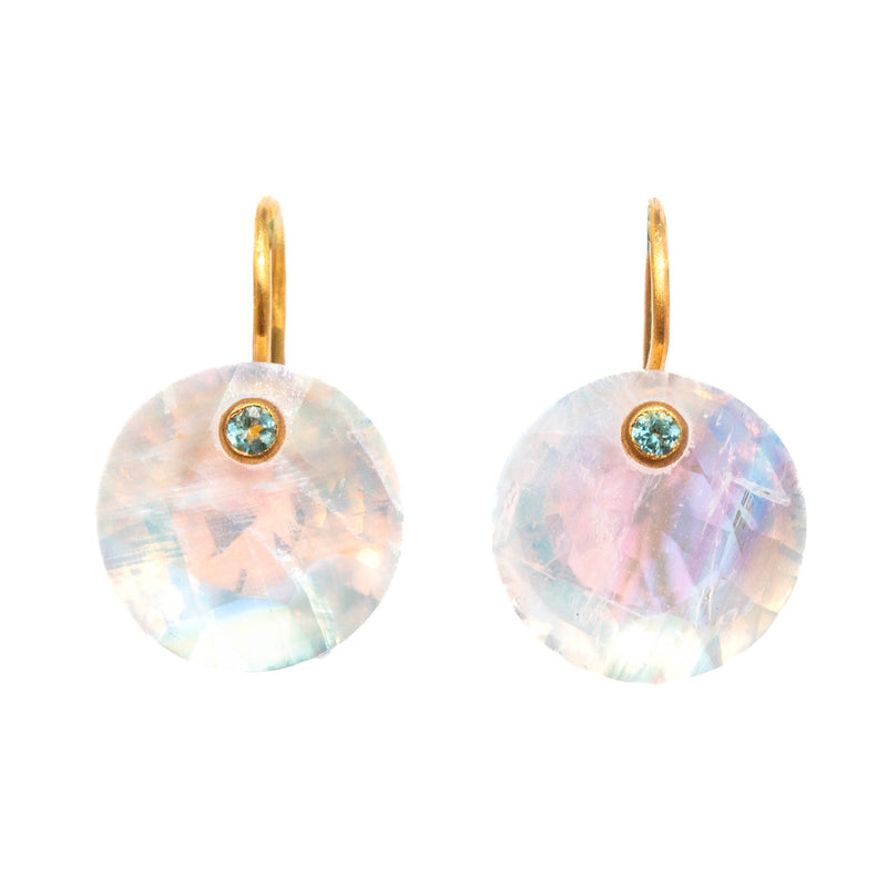 rainbow-moonstone-gem-earrings-marie-helene-de-taillac-boucles-d-oreilles-pierre-de-lune-irisee-apatite-or-gold-haute-joaillerie-high-jewelry-luxury-brand-bijouterie-de-luxe